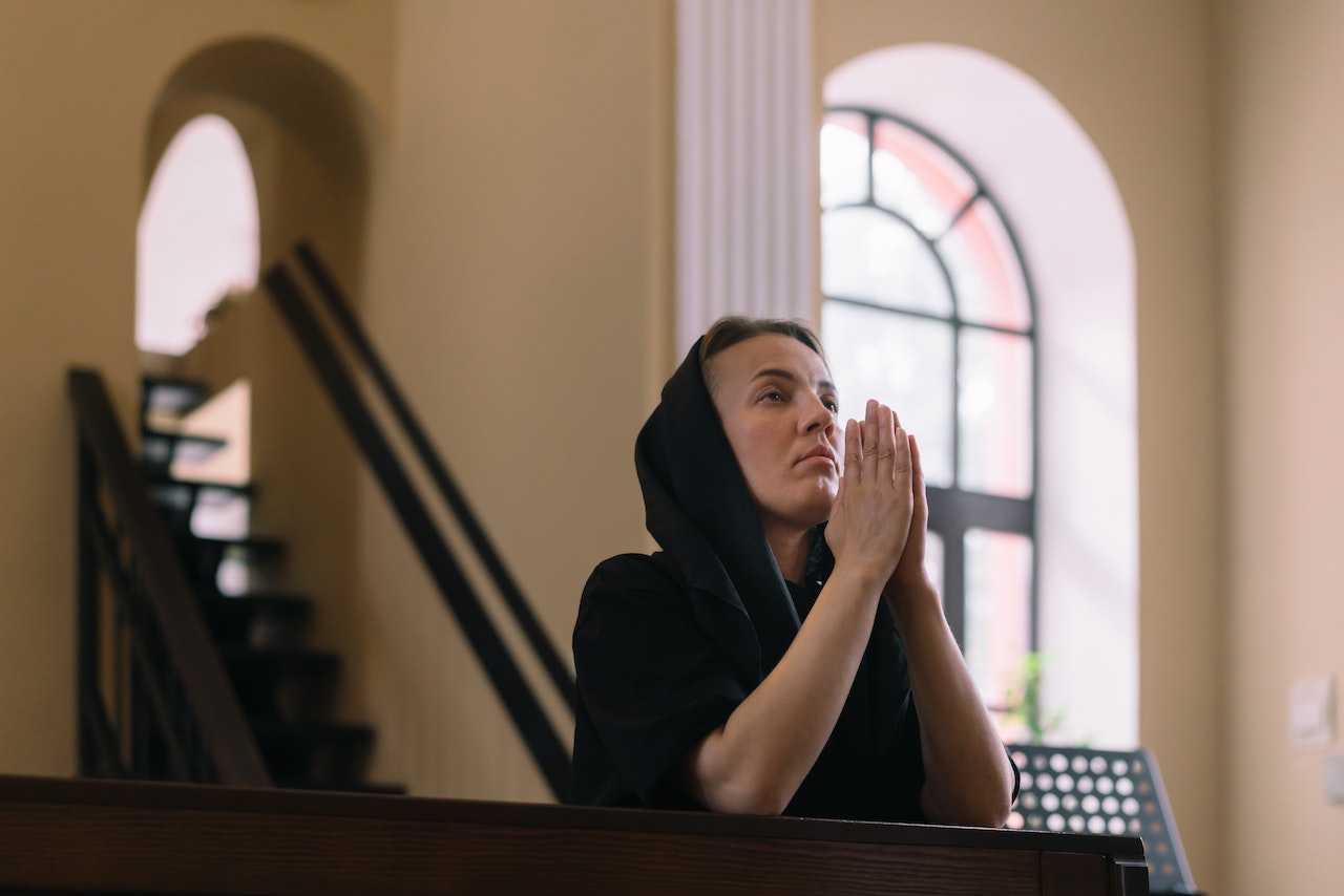 Everyday Blessing: LEAN ON GOD (BERSANDAR PADA TUHAN)