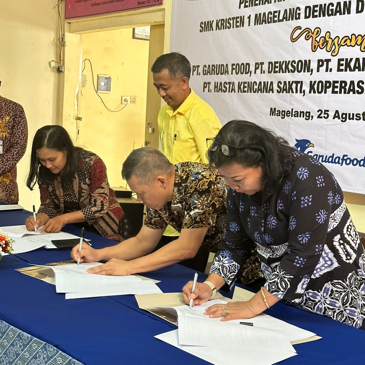 Penandatanganan MOU Link & Match SMK Kristen 1 Magelang dengan Dunia Usaha