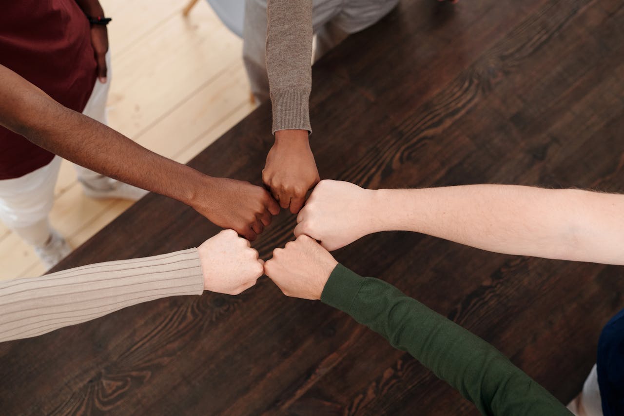 Everyday Blessing: LOVE EACH OTHER (SALING MENGASIHI)
